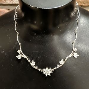 Delicate floral necklace